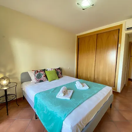 Apartment Sunny Style With Pool By Homing