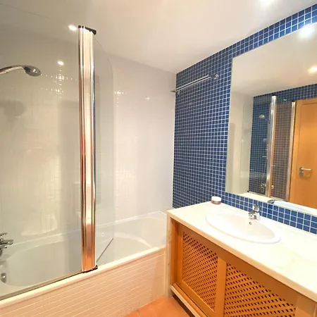 Sunny Style With Pool By Homing Apartment
